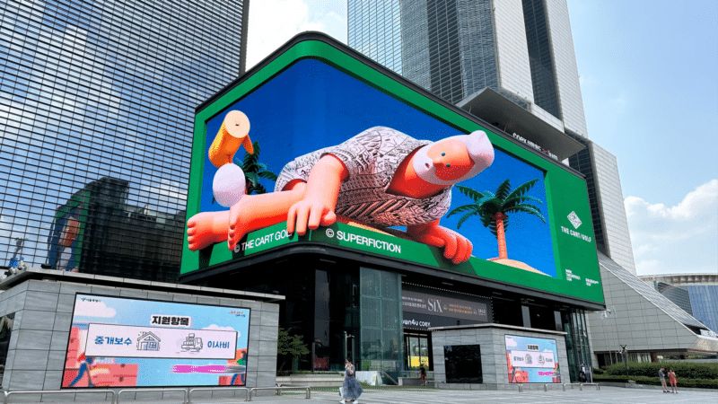 DOOH advertising in Indian metro cities showcasing FMCG, fashion, real estate, and automotive campaigns on LED walls, transit screens, and mall displays.