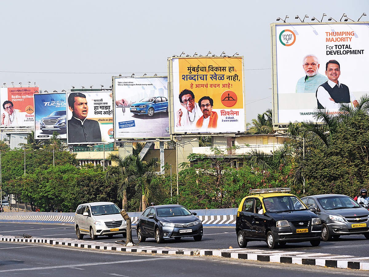 Various DOOH screen formats in Indian metro cities including LED walls, transit screens, digital mall displays, interactive kiosks, and roadside digital panels.