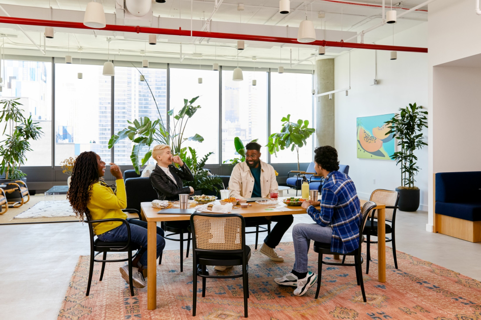 Long-Form Article Collaborations with Influencers: When Blogs Still Outperform Reels