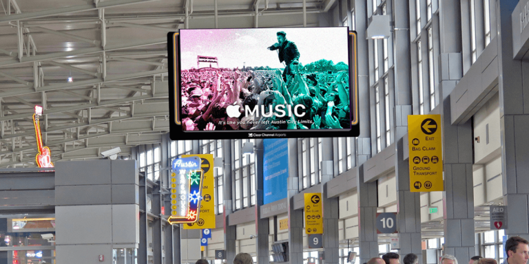 Airport DOOH vs Static Billboards: Choosing the Right Mix for Campaign Goals